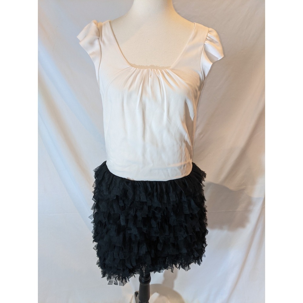 Gap Women's Dress Ruffle Bottom Size 4 Black White Colorblock